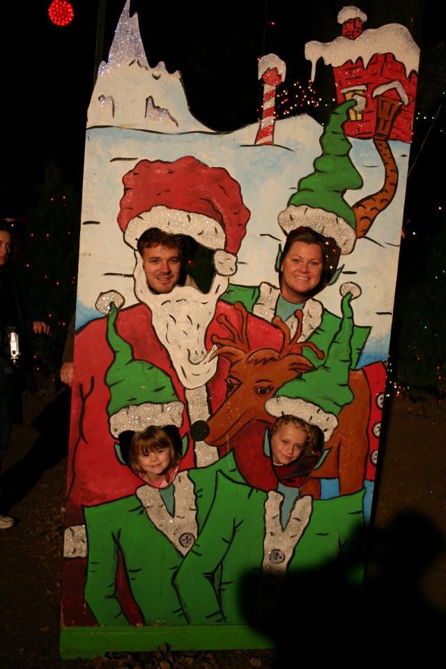 2005/12 December/Trail of Lights/640x480_IMG_4543.JPG